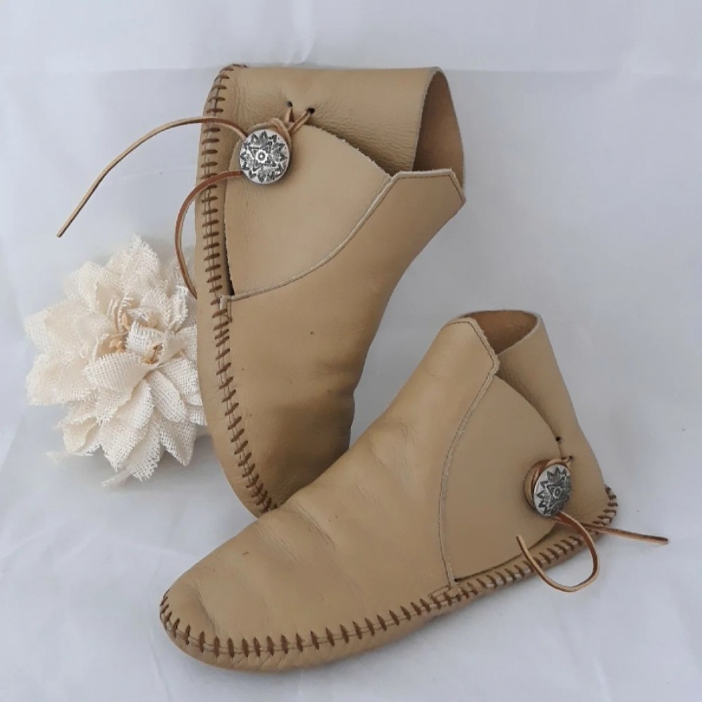 Minnetonka wrap deerskin leather moccasins